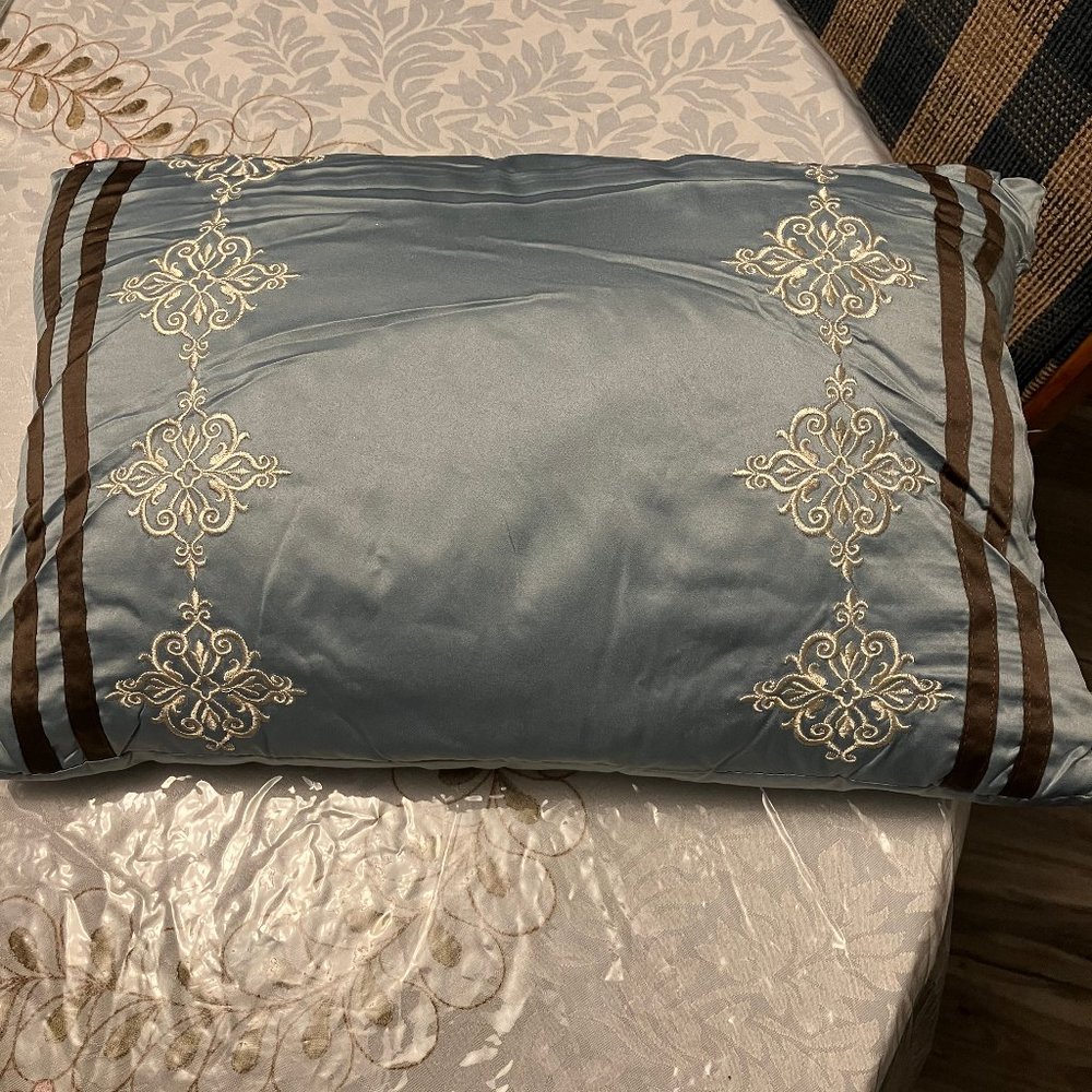 OBLONG DECORATIVE PILLOW